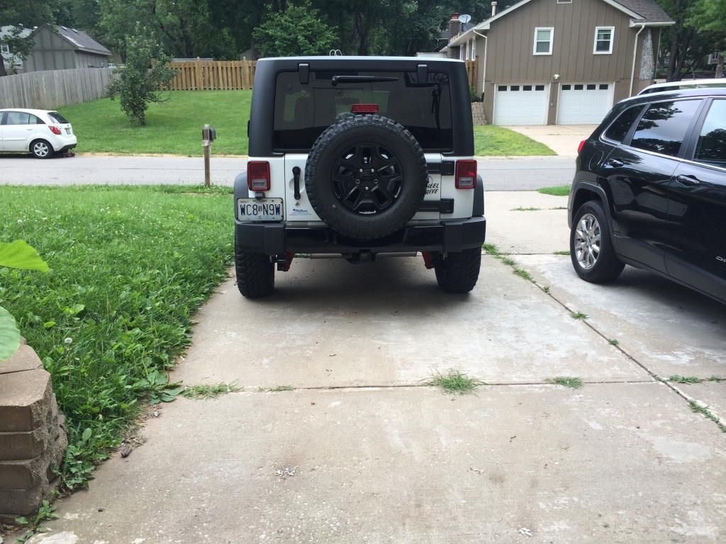 Need pics of Willys with 1.5" wheel spacers on stock wheels. Page 3