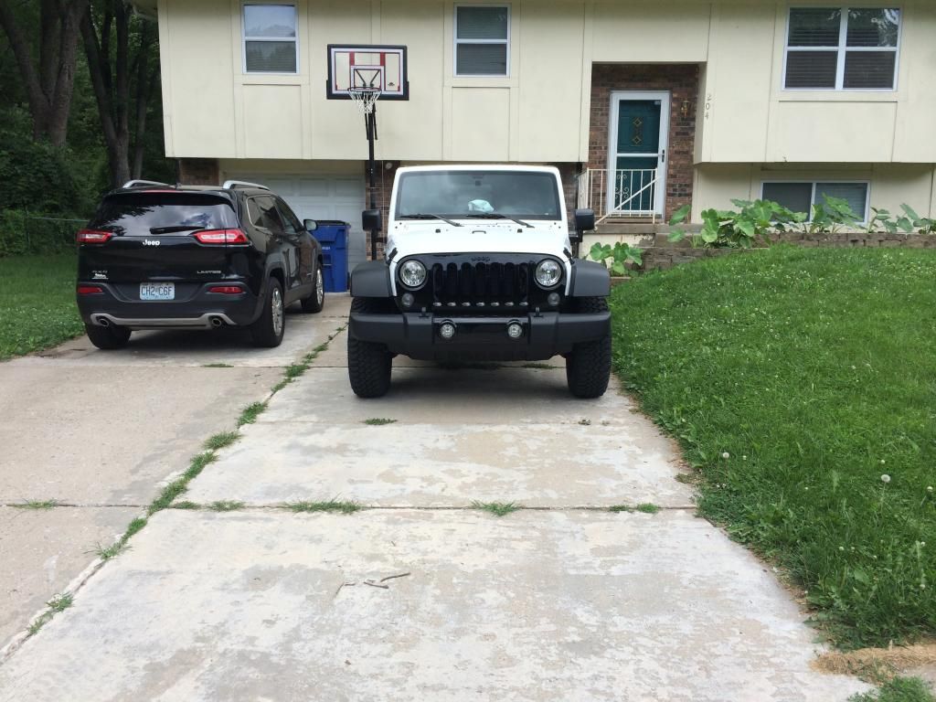 Need pics of Willys with 1.5" wheel spacers on stock wheels. Page 3