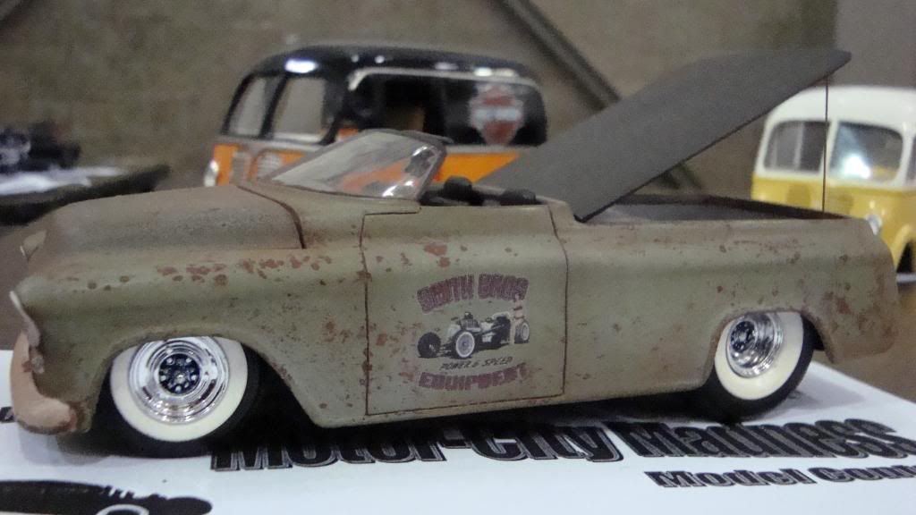 detriotmodelshow128.jpg