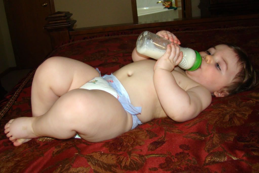 bigboyholdsbottle8months-1.jpg picture by Comfybluesocks