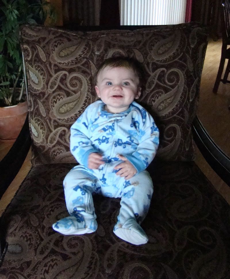 4monthchair.jpg 4 MONTHS picture by Comfybluesocks