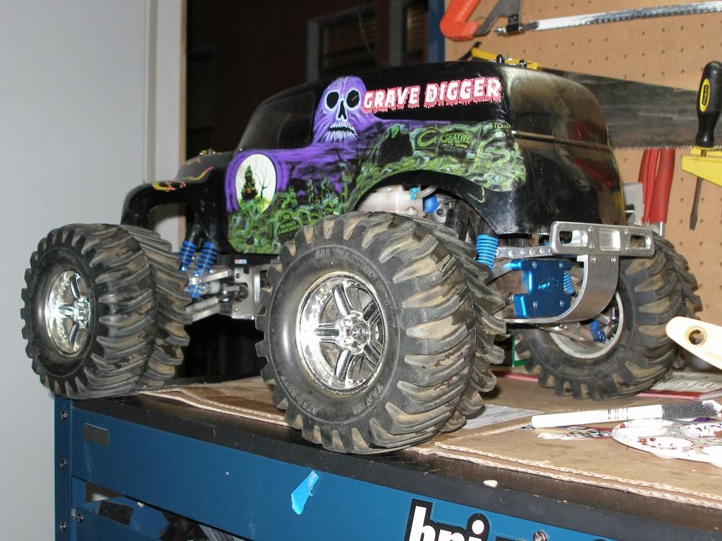grave digger nitro rc truck